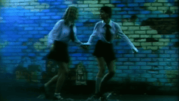 Muistatko tyttörakkautta tihkuneen t.A.T.u.-yhtyeen? Tältä he näyttävät nyt