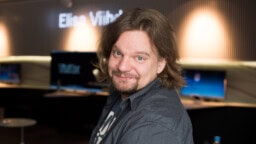 IS: ”Suomalaiset naiset ovat ihanan normaaleja” –Ismo Leikola kertoo amerikkalaisuuden olevan haaste rakkaudessa