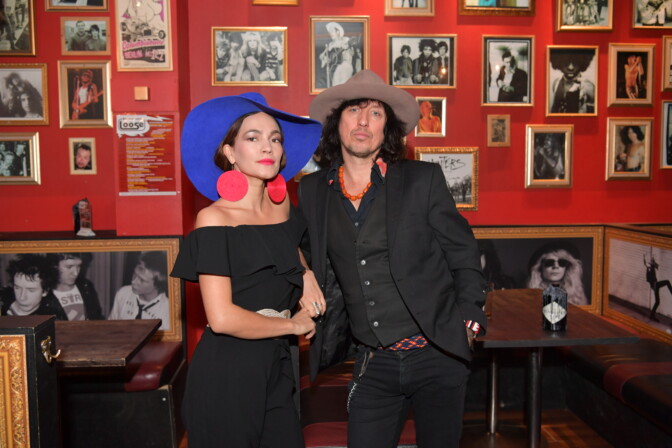 Meeri Koutaniemen ja Sami Yaffan persoonallinen taiteilijakoti on myynnissä