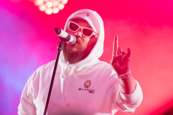 Apu: ”Oli lähdettävä kesken keikkojen hakemaan lisää lääkkeitä” – Pyhimys kertoo rankoista viime vuosistaan