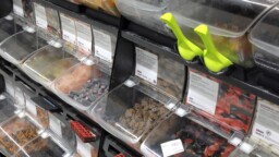 Irtokarkkihyllyille tulossa kolmetoista uutuutta – jo toukokuussa