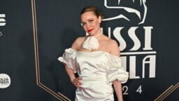 Paula Vesalan poika täyttää tänään 18 vuotta – tässä sankarista kuva