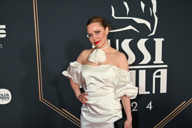 Paula Vesalan poika täyttää tänään 18 vuotta – tässä sankarista kuva