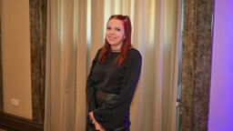 Temppari-sinkku Jenni on ensi kesänä mummo