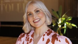 ”Tältä näyttää 80 kiloa” – Essi Hellén esitteli vartaloaan ja sai kiitosta