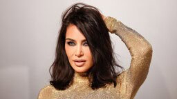 Kim Kardashian ja Lewis Hamilton vahvistivat suhteensa – ajelivat Ferrarilla Tokion yössä