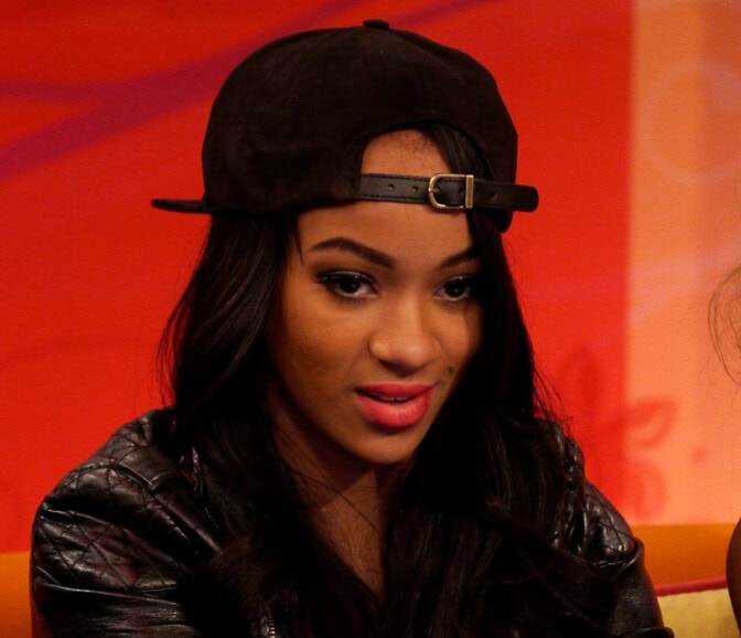 Brittien X Factorin finalisti kaahasi autolla väkijoukkoon – tilanteesta leviää karmiva video