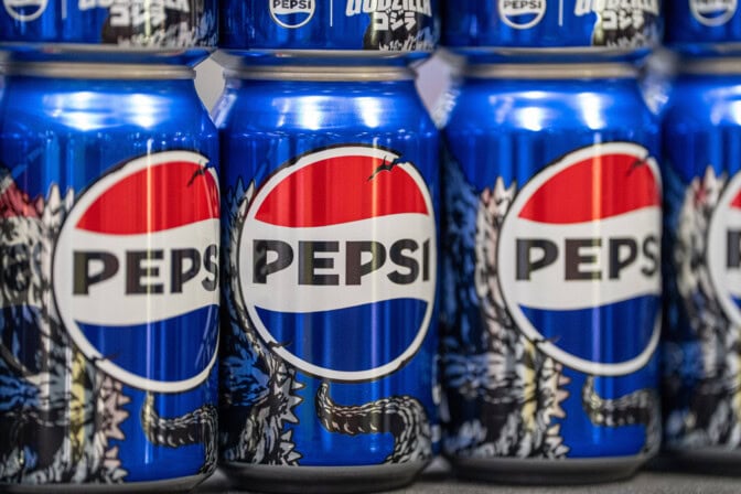 Surut pois ja kukka rintaan, Pepsiä saa jatkossakin Suomesta