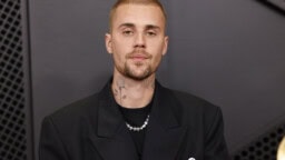 Torille! Suomalaismuusikon nimi paistoi yleisölle Justin Bieberin keikalla