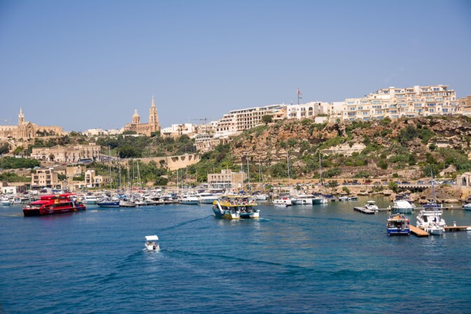 Malta sai tarpeekseen sikahintaisesta autoilusta – valtio otti käyttöön kiinteähintaiset polttoaineet