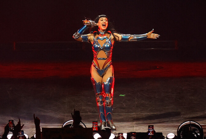 Poliisi tutkii Katy Perryä kohtaan esitettyjä hyväksikäyttösyytteitä – uhrina näyttelijä