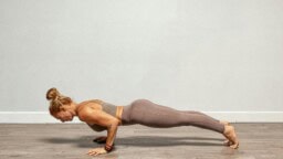 Tuntuvatko punnerrukset tuskallisilta? Yksinkertainen ”hakkerointi” voi muuttaa kaiken – selitys löytyy anatomiasta