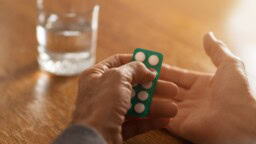 Tämä arkinen särkylääke voi jopa puolittaa syöpäriskin – monilta löytyy kaapista