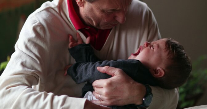 Ovikameran näky yllätti: isovanhemmat palauttivat hoitoon viedyn lapsen yöllä – syyn moni ymmärtää