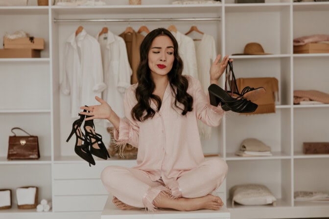 Kaappi täynnä vaatteita, muttei silti mitään päällepantavaa – taustalla on yllättävä syy