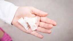 Nuorten suosima trendituote koukuttaa salakavalasti maun avulla – ikäraja halutaan nostaa 20 vuoteen