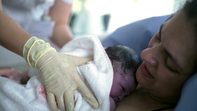 Tiesitkö? Tämä yleinen synnytysasento voi vaikeuttaa synnytystä