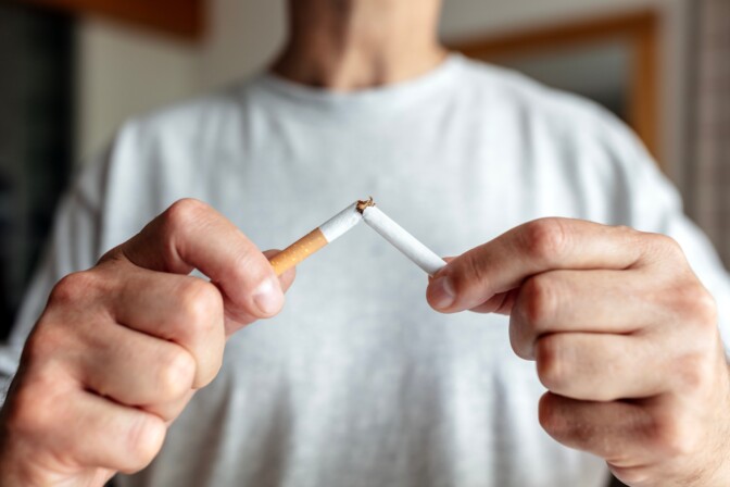 Kotona tupakointia halutaan suitsia – soteministeriö esittää merkittäviä lakimuutoksia