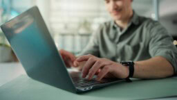 Rekrytoijat paljastavat suurimman virheen työhakemuksessa: “Kyse ei ole erottautumisesta”