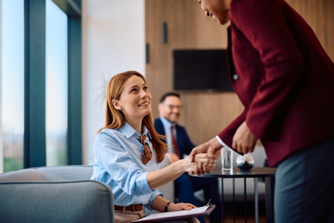 ”Moni tullut huijatuksi” – asiantuntija paljasti työpaikkailmoitusten varoitusmerkit