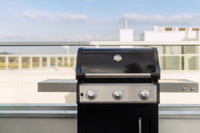 Ajattelitko grillata parvekkeella? Nämä asiat tulee muistaa
