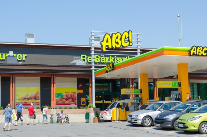 ABC-asemien klassinen noutopöytä meni uusiksi – mukaan jopa 30 uutuutta