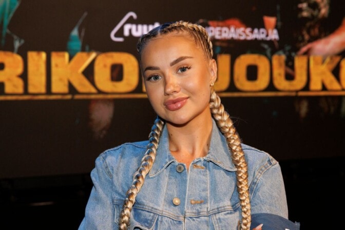 Sonja Aiellon ääni kuullaan pian radiossa -Aikoo nostaa kissan pöydälle