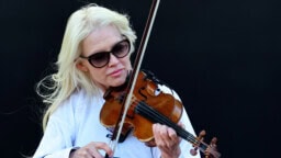 Linda Lampenius epäilee vilppiä Euroviisujen äänestyksessä