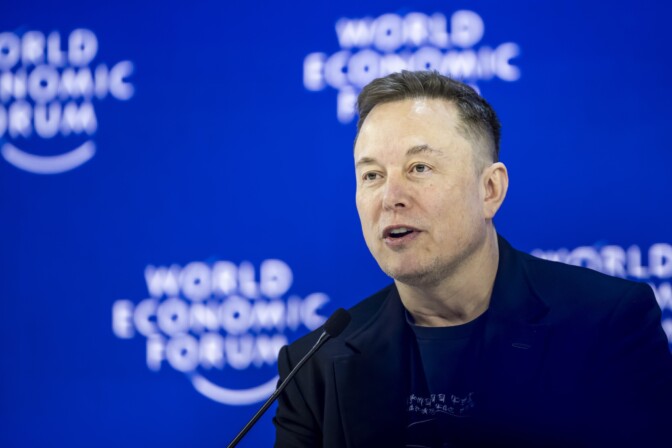 Elon Musk teki historiaa – maailman ensimmäinen biljonääri
