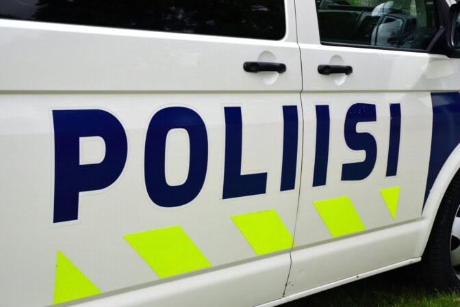 Mies käytti haulikkoa omakotitalon pihalla – poliisi pääsi järkyttävän rikosvyyhdin jäljille