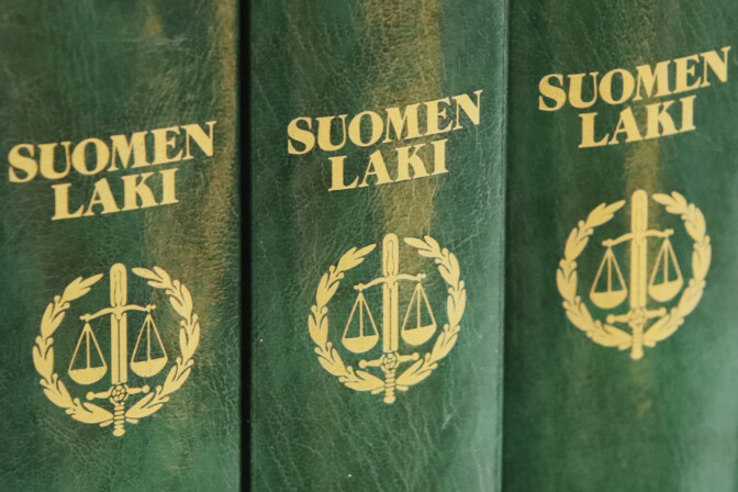 Oikeusministeriö valmistelee lakiehdotusta yrityslähestymiskiellosta