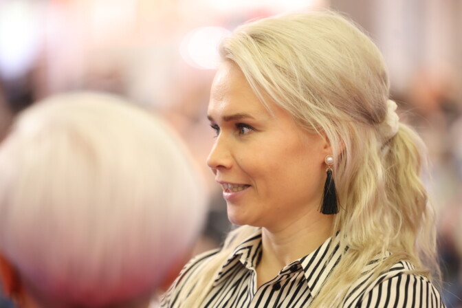 Ilouutisia Petra Ollin perheestä: pienokainen on täällä!