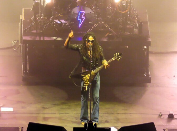 Livearvio: Lenny Kravitz julisti rockmusiikin rakkaussanomaa Helsingissä