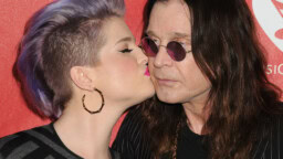 ”Vaikeinta ei ole se, että olet poissa” – Ozzy Osbourne menehtyi vuosi sitten: Kelly Osbourne julkaisi riipaisevan kirjeen