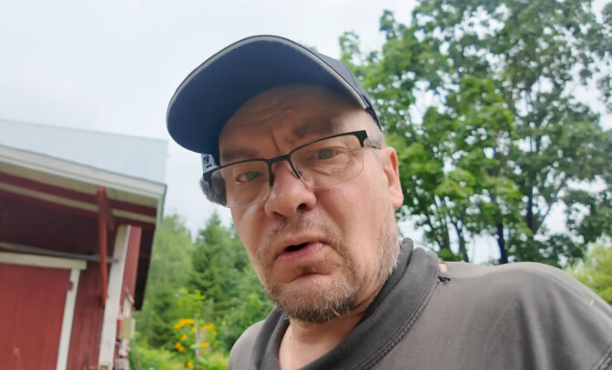 Huumorimiehenä tunnetulta Metsa Manilta poikkeuksellinen, itkuinen julkaisu: ”Muru on kuollut”
