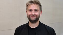 Joel Harkimo esitteli somessa 20 kilon painonpudotustaan ilman paitaa: ”Avioeron vaikutus”