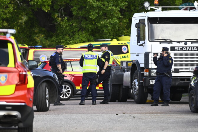 Viidakkoveitsihyökkäys ruotsalaiskoulussa – poliisi ampui hyökkääjää