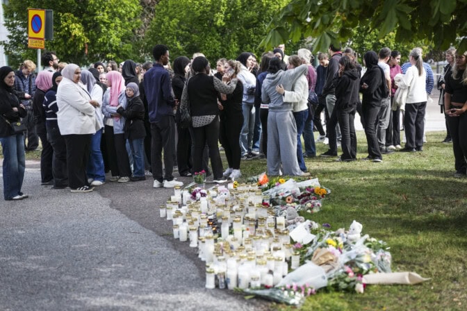 Ruotsalaiskouluun tehty miekkahyökkäys on vaatinut kuolonuhrin