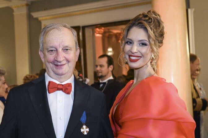 Uuno: Hjallis Harkimo menee naimisiin Jasmine Pajarin kanssa