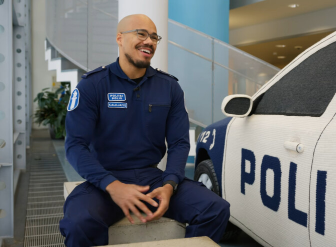 Somekonstaapeli puolustaa mopoilijan kanssa ”kontaktissa” ollutta poliisia: ”Syötätte täysin valheellista narratiivia”