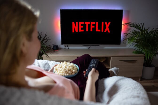 Netflix kallistuu jälleen – roima korotus astuu nyt voimaan