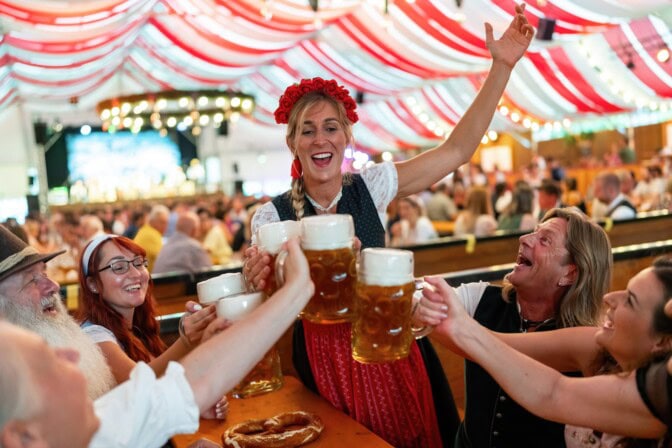Nyt ei tarvitse matkustaa Müncheniin – nämä aidot Oktoberfest-oluet saapuvat Alkoihin
