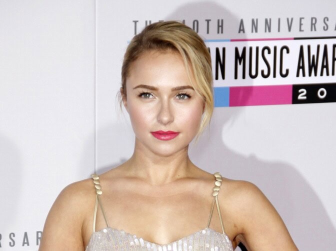 ”Tuttava teki hätäpuhelun” – poliisi antoi Hayden Panettieren kuolemasta uutta tietoa