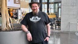 Ville Haapasalolta harvinainen video – ”Poikani Sisu”